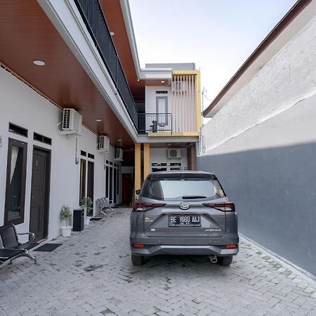Hotel Reddoorz @ Jalan Urip Sumoharjo Lampung Bandar Lampung Exterior foto