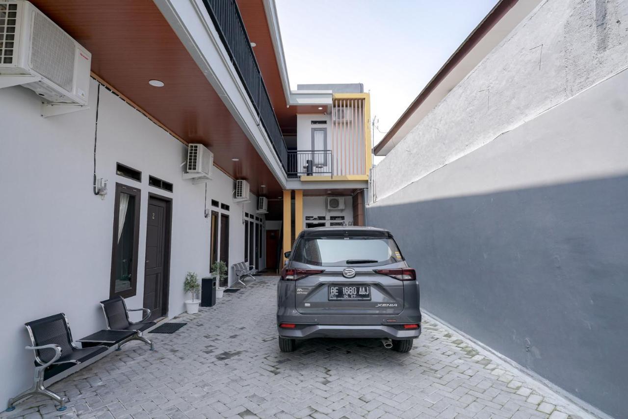 Hotel Reddoorz @ Jalan Urip Sumoharjo Lampung Bandar Lampung Exterior foto